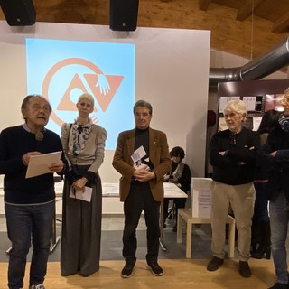 Inaugurata a Comabbio la mostra dei Circolo degli Artisti di Varese dedicata a Lucio Fontana