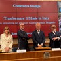 Da sinistra Silvana Pezzoli, vicepresidente Confindustria Moda, Luca Sburlati, presidente, Giorgio Maria Bergesio senatore, Gianfranco Di Natale direttore generale CM Da sinistra Silvana Pezzoli, vicepresidente Confindustria Moda, Luca Sburlati, presidente, Giorgio Maria Bergesio senatore, Gianfranco Di Natale direttore generale CM