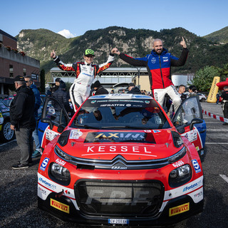 Mendrisio - Rally, 27° Rally Ronde del Ticino. Andrea Crugnola e la co-pilota Moira Lucca-Forni in trionfo (Foto Ti-Press / Elia Bianchi dal sul sito www.copyrightfree.ch)