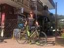 Stefano Pozzi in sella alla sua bicicletta, mai come stavolta sinonimo di libertà Stefano Pozzi in sella alla sua bicicletta, mai come stavolta sinonimo di libertà