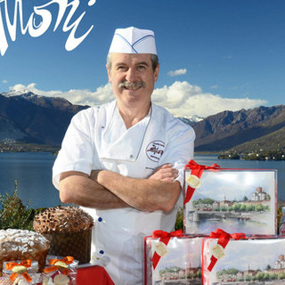 Una lunga scia di cordoglio e affetto che non si ferma nel Varesotto per l'addio al maestro pasticciere Renato Zanoni