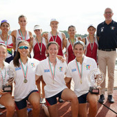 Nelle foto (ph Luca Pagliaricci / Canottaggio.org): il podio del quattro di coppia Over 17 femminile Nelle foto (ph Luca Pagliaricci / Canottaggio.org): il podio del quattro di coppia Over 17 femminile