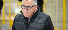 Jim Corsi, 72 anni, commosso durante la serata indimenticabile dell'omaggio di Varese al portiere e all'eroe degli scudetti dell'hockey (foto Alessandro Umberto Galbiati)