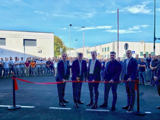 Taglio del nastro del nuovo stabilimento della Iwt Pharma di Casale Litta Taglio del nastro del nuovo stabilimento della Iwt Pharma di Casale Litta