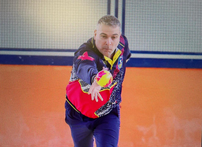 Roberto Turuani impegnato in un partita di bocce Roberto Turuani impegnato in un partita di bocce