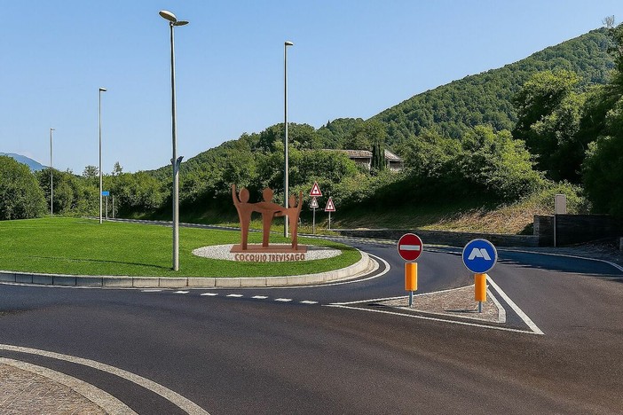 Nuova rotatoria con scultura a Cocquio Trevisago Nuova rotatoria con scultura a Cocquio Trevisago