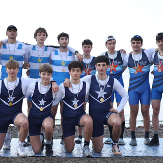 Prima regionale del canottaggio da applausi sulle rive del lago di Varese: giornata di successi e medaglie per le nostre società