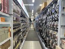 Foto d'archivio di uno scaffale di un negozio Cz Store Foto d'archivio di uno scaffale di un negozio Cz Store