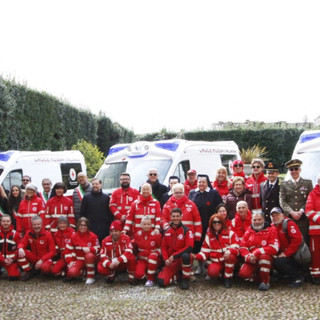 L'inaugurazione delle tre nuove ambulanze della Croce Rossa Valceresio