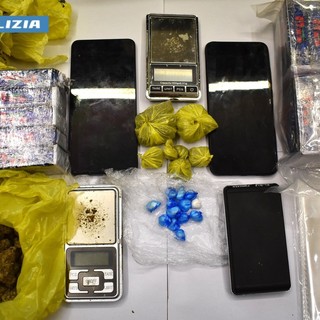 Due chili di hashish in casa e dosi di cocaina: arrestato a Busto un pusher. In carcere anche uno spacciatore recidivo