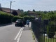 Un'immagine della fuga dei ladri a Daverio tratta dal video girato dal ciclista con il telefonino Un'immagine della fuga dei ladri a Daverio tratta dal video girato dal ciclista con il telefonino