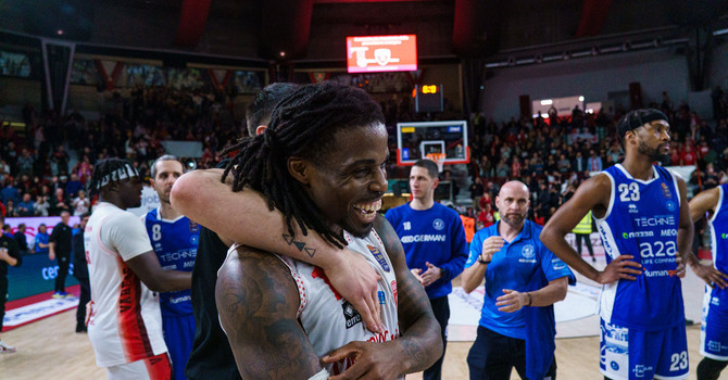 L'eroe di Varese-Brescia: Iroegbu (Foto Averna)