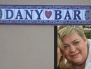 I fiori, le lacrime, l'affetto di Besozzo per Daniela Vanin e il suo Dany Bar: «Era forza, coraggio, dignità, cuore, gentilezza e generosità» I fiori, le lacrime, l'affetto di Besozzo per Daniela Vanin e il suo Dany Bar: «Era forza, coraggio, dignità, cuore, gentilezza e generosità»