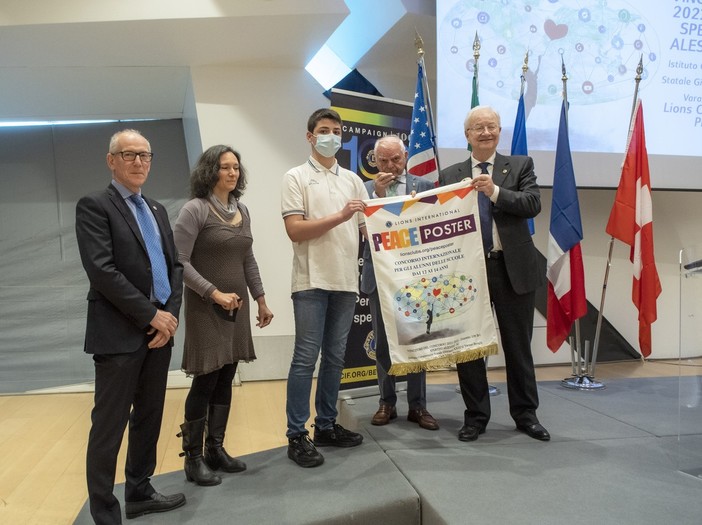 Lions Club Prealpi Varese, premiati i piccoli artisti della pace: riconoscimenti a Varano, Travedona e Biandronno