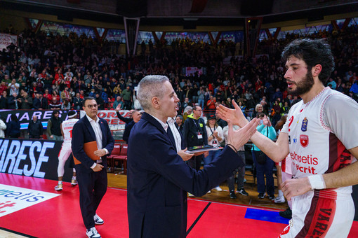 NAPOLI-VARESE, la diretta: 57-28 al 25' NAPOLI-VARESE, la diretta: 57-28 al 25'