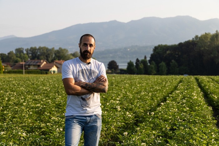 Damiano Carotti in uno dei suoi campi di patate