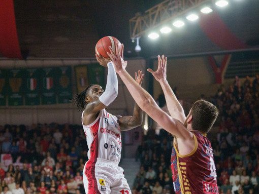 Ike Iroegbu (foto Averna), non alla sua miglior partita in quel di Trieste
