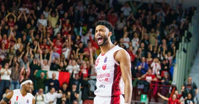 Tutta la gioia di Nate Renfro: per lui 7/7 al tiro (foto Averna) Tutta la gioia di Nate Renfro: per lui 7/7 al tiro (foto Averna)