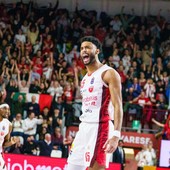 Tutta la gioia di Nate Renfro: per lui 7/7 al tiro (foto Averna)