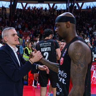 Kastritis dà la mano a Moore (foto Averna)