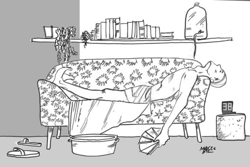 Il divano, una bara a 38 gradi centigradi Il divano, una bara a 38 gradi centigradi