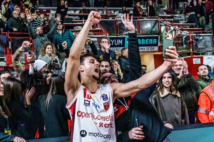 Capitan Matteo Librizzi e il "selfie" della gioia