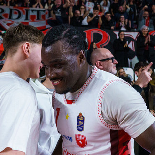 Elisee Assui, raggiante a fine partita: è lui uno dei migliori (foto Averna)