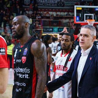 Moore, Kastritis, addirittura c'era ancora Moody: facce tristi all'andata a Masnago contro Udine (foto Averna)