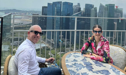 Il viaggio oltre ogni barriera di Elena Travaini e Roberto Lachin negli Emirati Arabi Uniti e a Singapore