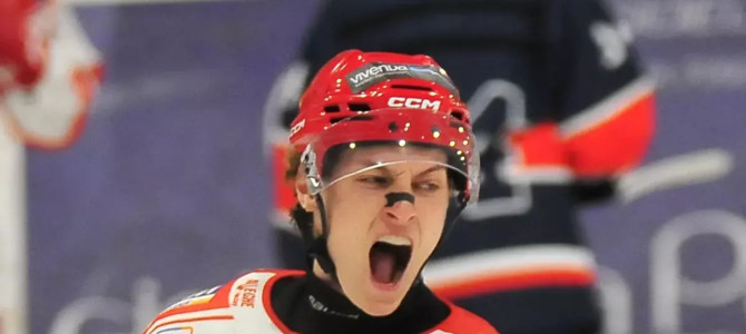 Edgar De Toni pronto ad esultare per i Mastini (foto Alleghe Hockey)