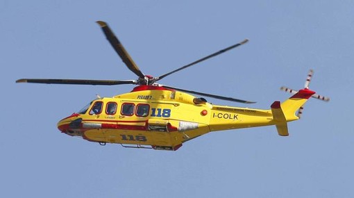 Precipita dalla tromba delle scale, studente di 12 anni trasportato con l'elicottero in ospedale