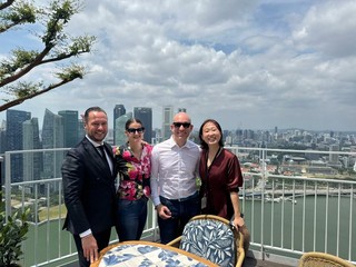 Il viaggio oltre ogni barriera di Elena Travaini e Roberto Lachin negli Emirati Arabi Uniti e a Singapore