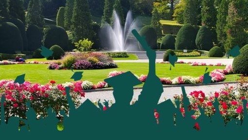 Lancio del tocco ai Giardini Estensi di Varese  per i laureati e le laureate dell’Università dell’Insubria