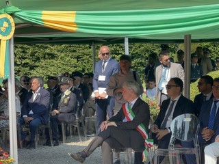 Alcune immagini della cerimonia dei 252 anni di fondazione della Guardia di Finanza che si è svolta sabato mattina ai Giardini Estensi di Varese