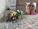 Fiori per Davide e a lato la cugina Laura Puricelli