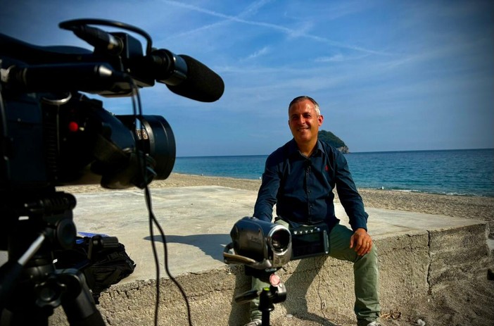 VIDEO. Fatmir, uno tra ventimila ce l'ha fatta. Ecco la storia dell'uomo arrivato dal mare