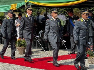 Alcune immagini della cerimonia dei 252 anni di fondazione della Guardia di Finanza che si è svolta sabato mattina ai Giardini Estensi di Varese