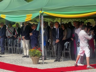 Alcune immagini della cerimonia dei 252 anni di fondazione della Guardia di Finanza che si è svolta sabato mattina ai Giardini Estensi di Varese