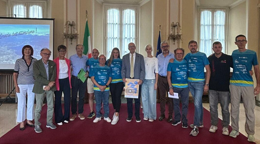 Un giro del lago di Varese sulla ciclopedonale aperto a tutti. Omaggio a natura e sostenibilità