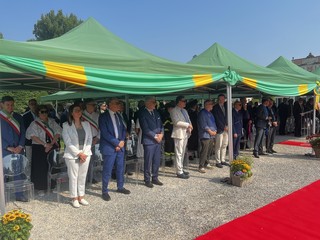Alcune immagini della cerimonia dei 252 anni di fondazione della Guardia di Finanza che si è svolta sabato mattina ai Giardini Estensi di Varese