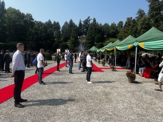 Alcune immagini della cerimonia dei 252 anni di fondazione della Guardia di Finanza che si è svolta sabato mattina ai Giardini Estensi di Varese