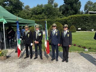 Alcune immagini della cerimonia dei 252 anni di fondazione della Guardia di Finanza che si è svolta sabato mattina ai Giardini Estensi di Varese