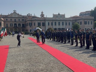 Alcune immagini della cerimonia dei 252 anni di fondazione della Guardia di Finanza che si è svolta sabato mattina ai Giardini Estensi di Varese