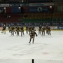 Pizzo commosso davanti alla squadra corre verso la curva a fine partita Pizzo commosso davanti alla squadra corre verso la curva a fine partita
