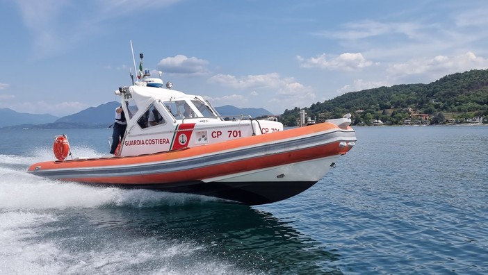 Lago Maggiore, raffica di sanzioni dalla guardia costiera a diportisti indisciplinati Lago Maggiore, raffica di sanzioni dalla guardia costiera a diportisti indisciplinati