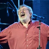 Francesco Guccini, nel 2011, sul "palco" di Masnago Francesco Guccini, nel 2011, sul "palco" di Masnago