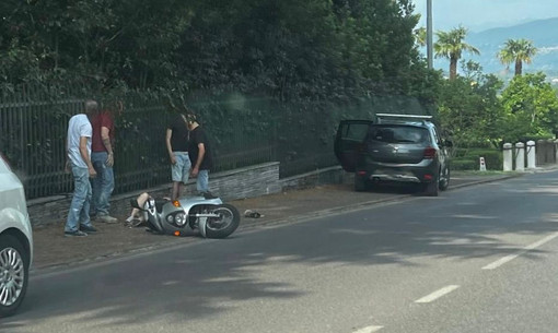 Le immagini dell'incidente avvenuto stamattina in via Mazza sulla 394 a Gavirate Le immagini dell'incidente avvenuto stamattina in via Mazza sulla 394 a Gavirate