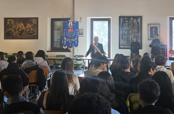 L'accoglienza delle delegazione Erasmus in Comune a Gavirate