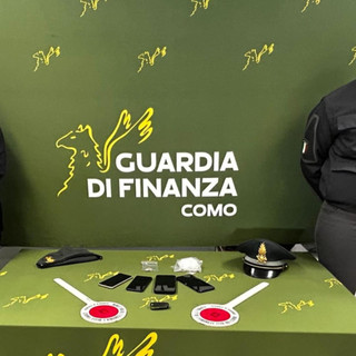 Il parcheggio di un supermercato come piazza di spaccio, in manette due stranieri nel Comasco Il parcheggio di un supermercato come piazza di spaccio, in manette due stranieri nel Comasco