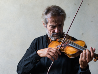 Qui e nelle prossime tre foto Giuliano Carmignola, uno dei più importanti violinisti europei, aprirà la rassegna accompagnato dall’orchestra de I Cameristi del Verbano